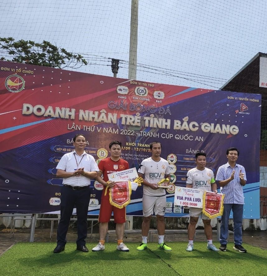 Bắc Giang: Tổ chức giải bóng đá 
