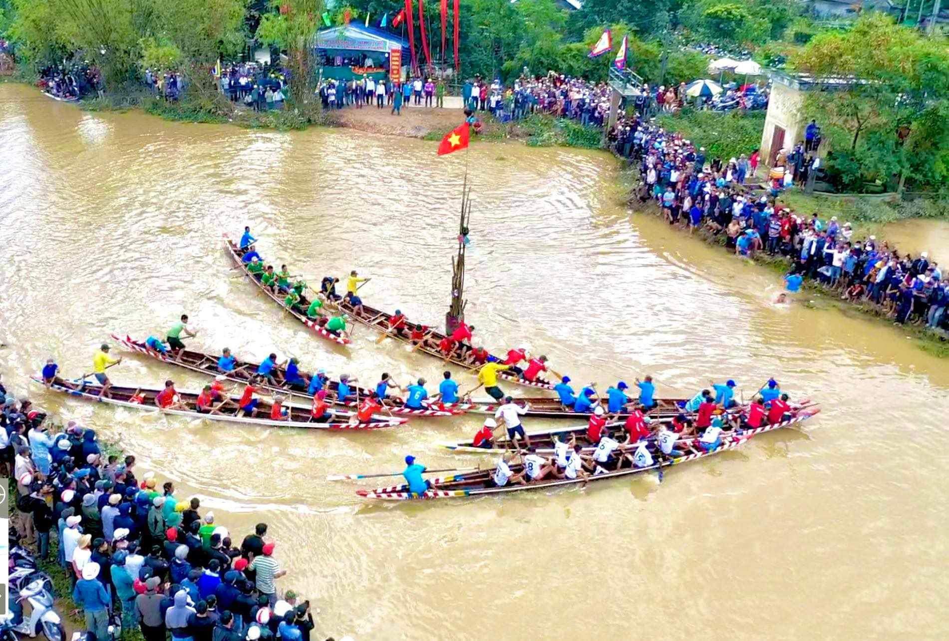 Thừa Thiên Huế: Hấp dẫn lễ hội đua ghe truyền thống ở Phú Hồ